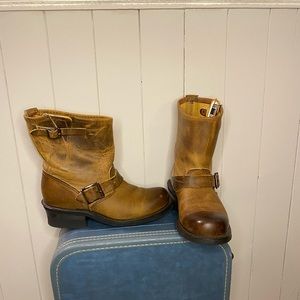 Frye Boots - Rustic brown fall boots